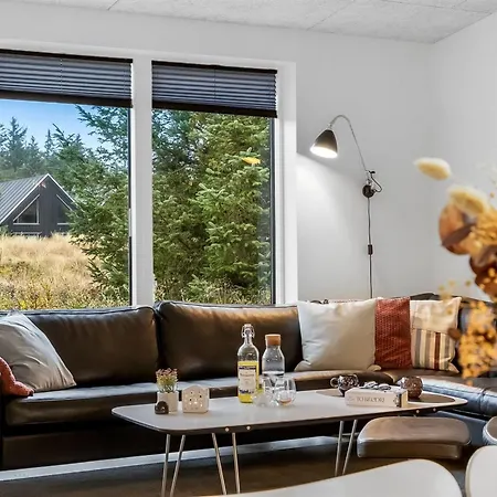 Dolores - 2-5km From The Sea By Interhome